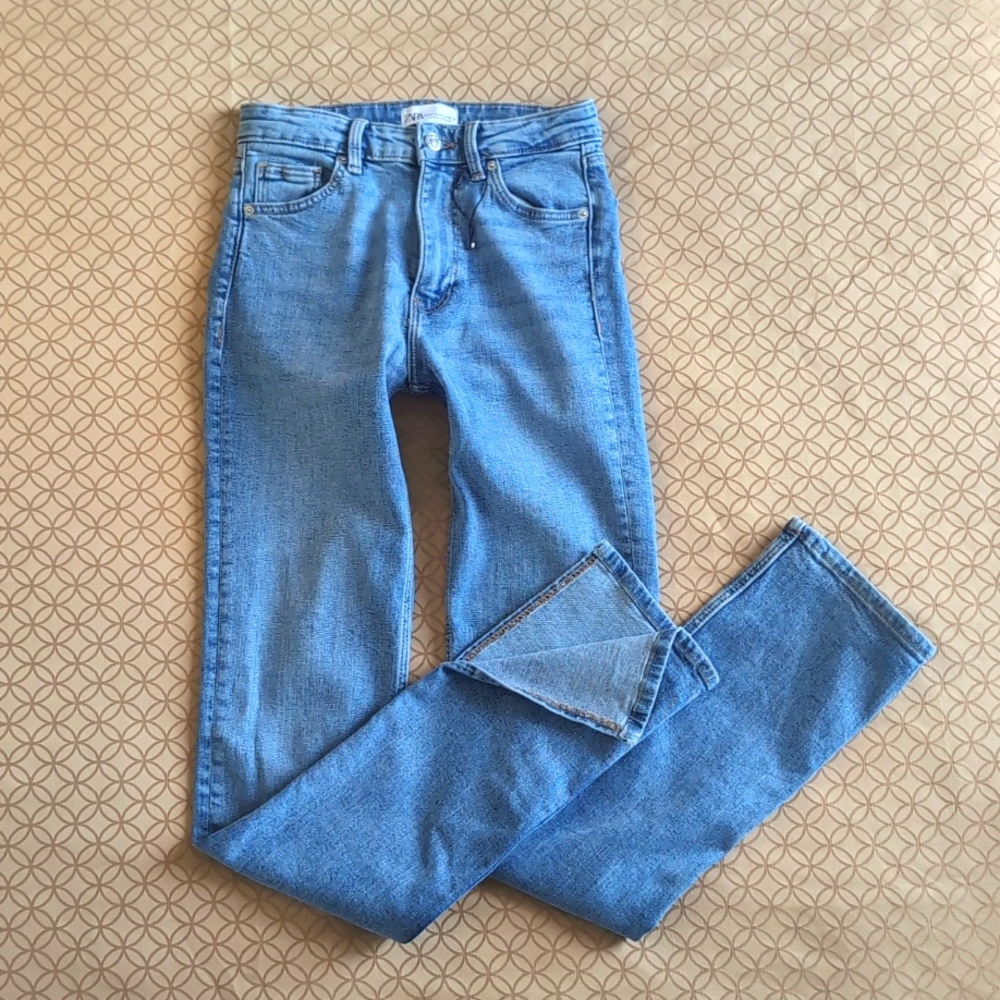 Zara 90’s full length split hem jeans Bloggers' Favorite Size US 4 / EUR 36 NWOT